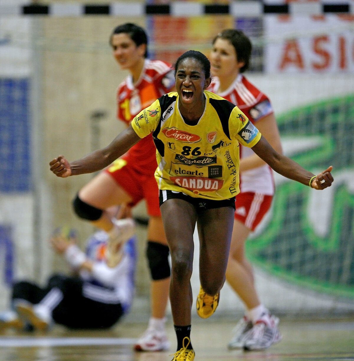 Transfer de marcă pentru Oltchim » Alexandrina Barbosa a ajuns la Rm.Vîlcea: ”Vrem Liga. Fanii români sînt excepţionali”