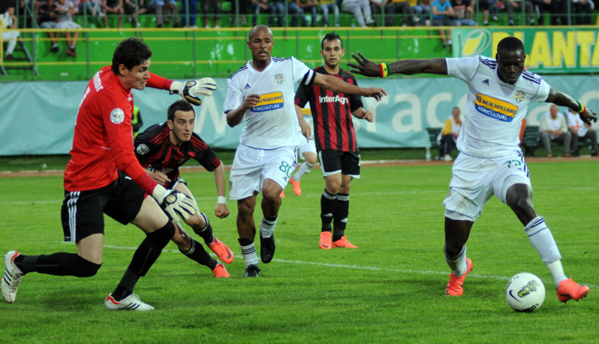 Glume cu blaturi de Sf. Gheorghe » De unde au plecat suspiciunile lui Gigi că Vaslui-Astra a fost aranjat