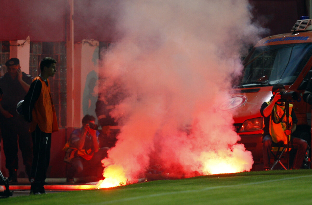 FOTO S-a cutremurat Giuleştiul » Suporterii rapidişti au creat o atmosferă incendiară la meciul cu Steaua