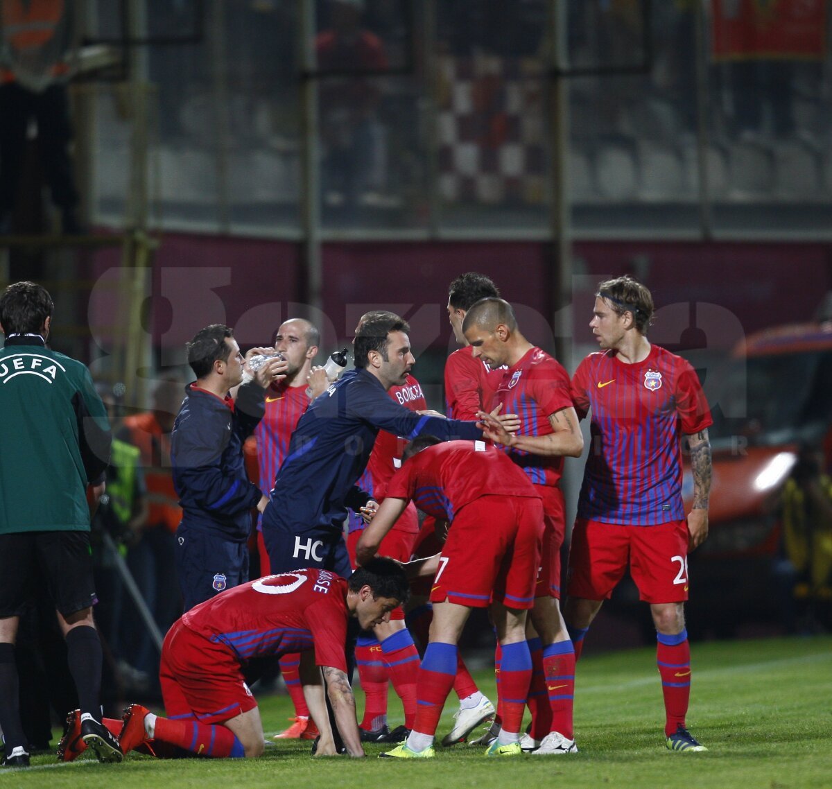 VIDEO Ce plictiseală! » Rapid şi Steaua au remizat în Giuleşti (1-1) şi rămîn în lupta pentru titlu