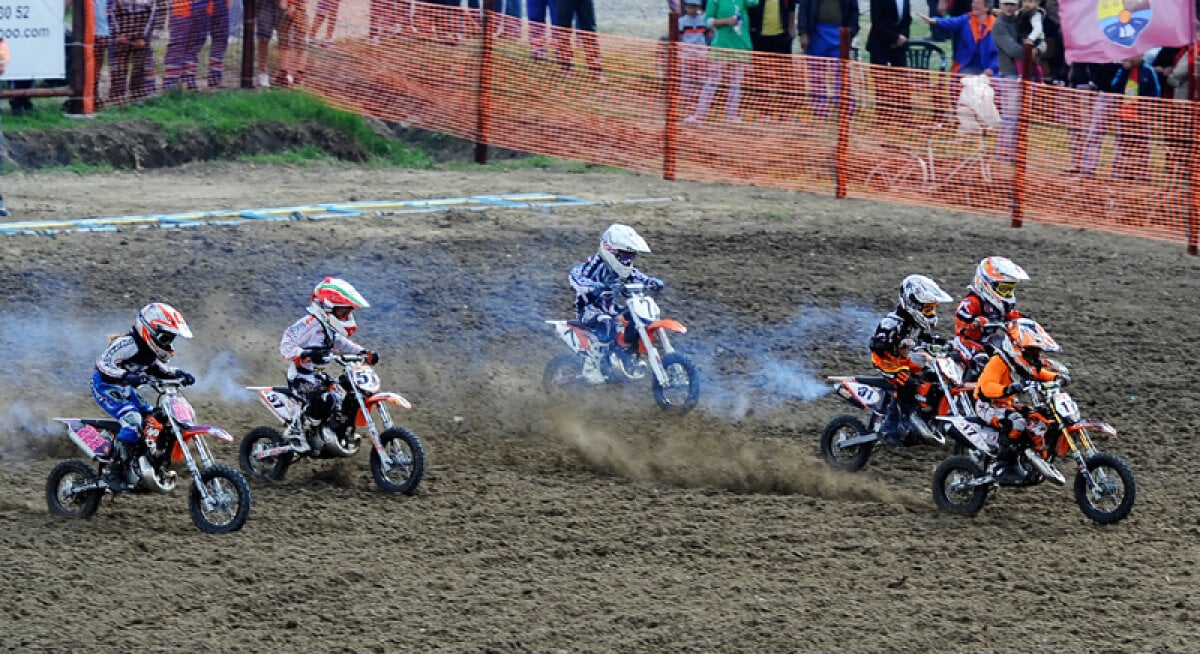 FOTO Cu grădiniţa la motocros » Cei mai mici piloţi au concurat în prima etapă a Dementor KTM Motocross Cup