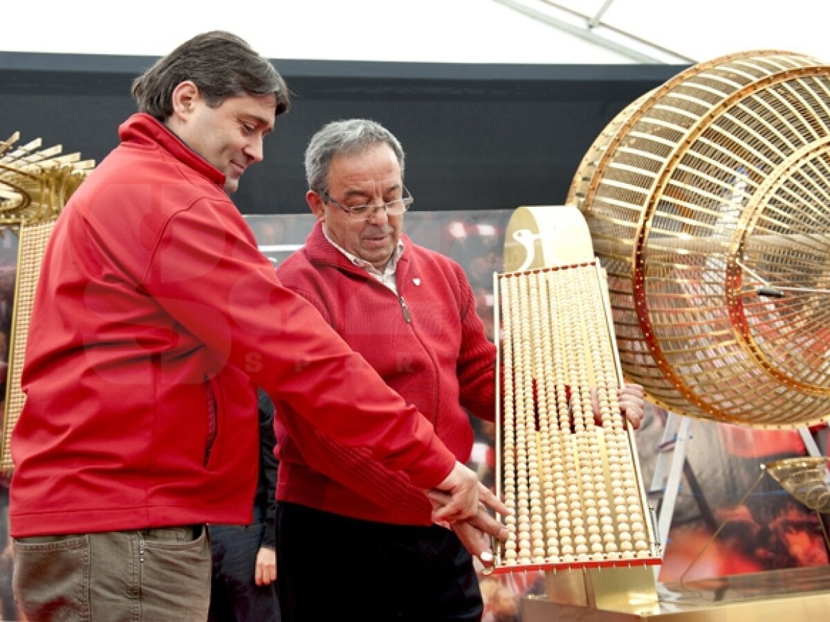 GALERIE FOTO » Urna speranţelor la Bilbao » 35.000 de fani s-au înscris pentru un bilet la Bucureşti!