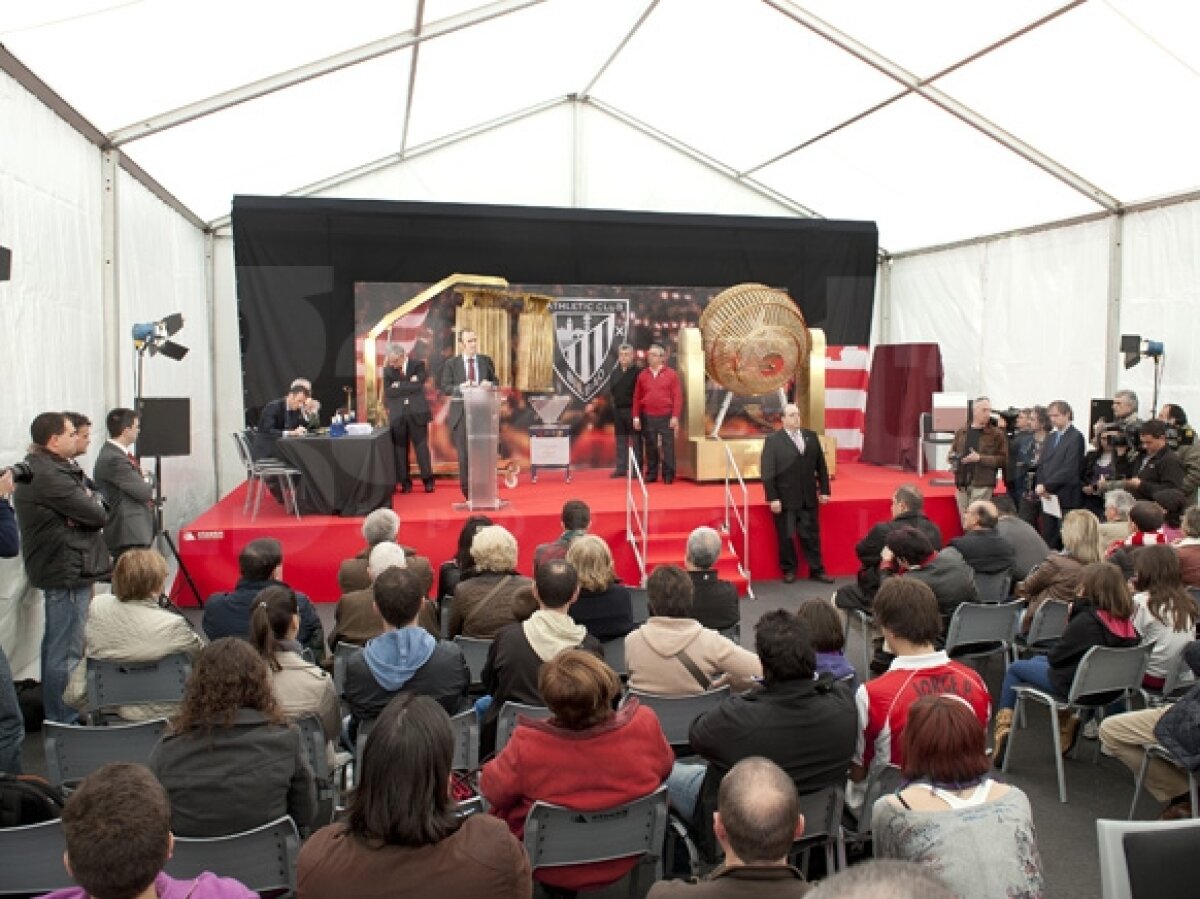 GALERIE FOTO » Urna speranţelor la Bilbao » 35.000 de fani s-au înscris pentru un bilet la Bucureşti!