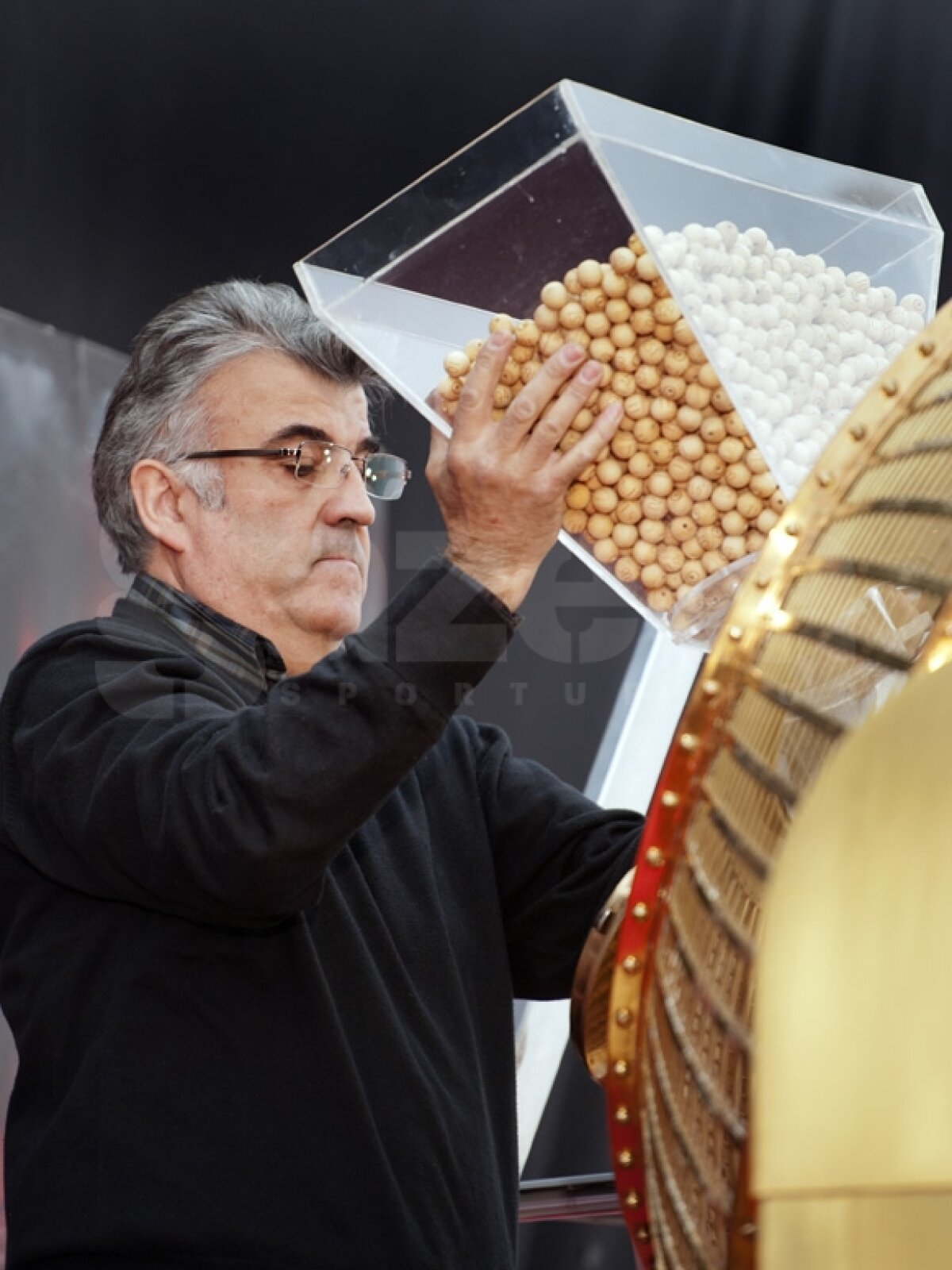 GALERIE FOTO » Urna speranţelor la Bilbao » 35.000 de fani s-au înscris pentru un bilet la Bucureşti!