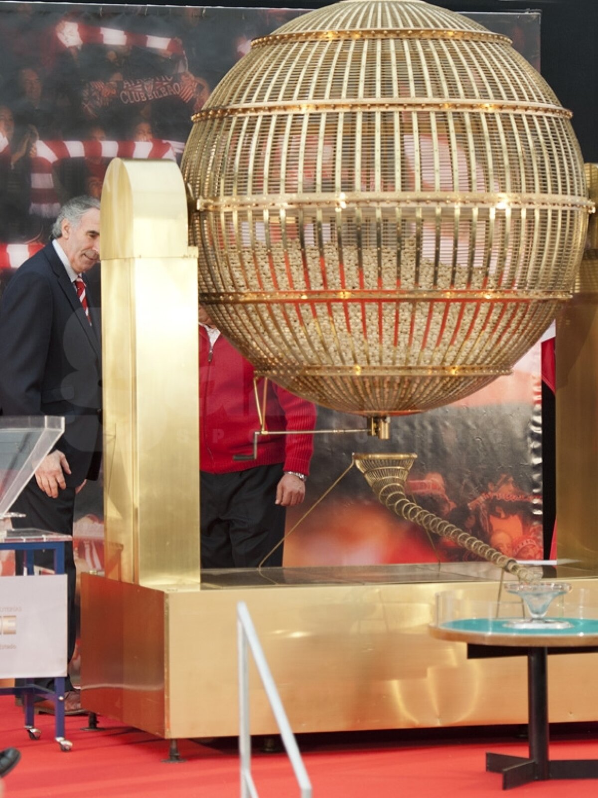 GALERIE FOTO » Urna speranţelor la Bilbao » 35.000 de fani s-au înscris pentru un bilet la Bucureşti!