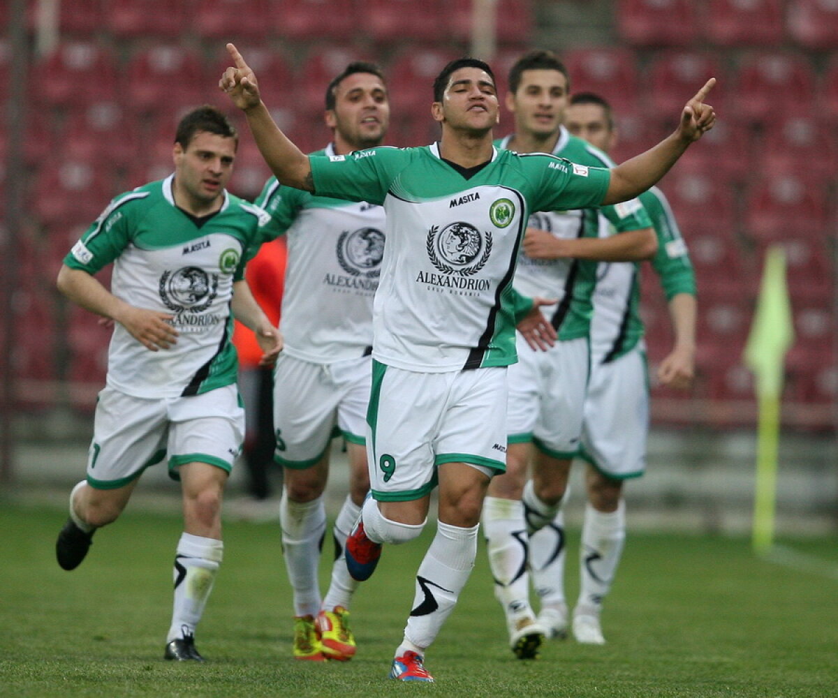 FOTO şi VIDEO Steaua caută atacant-golgeter » 4 vîrfuri din Liga 1 care n-o cunosc pe Daniela Crudu ;)