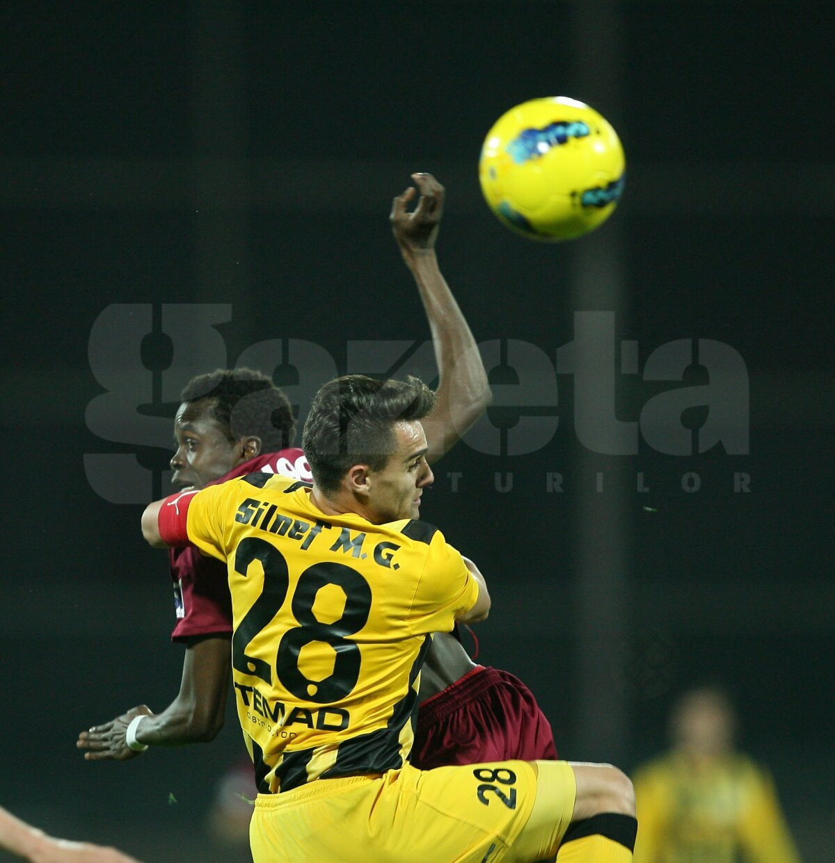 CFR Cluj învinge pe FC Braşov cu 1-0 şi rămîne principala favorită la titlu