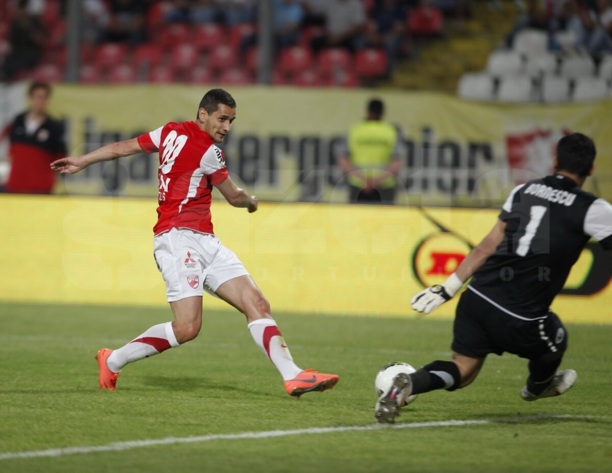 FOTO şi VIDEO Răzbunarea "Prinţului" » Dinamo - U Cluj 2-2 şi "cîinii" sînt la 5 puncte de CFR Cluj