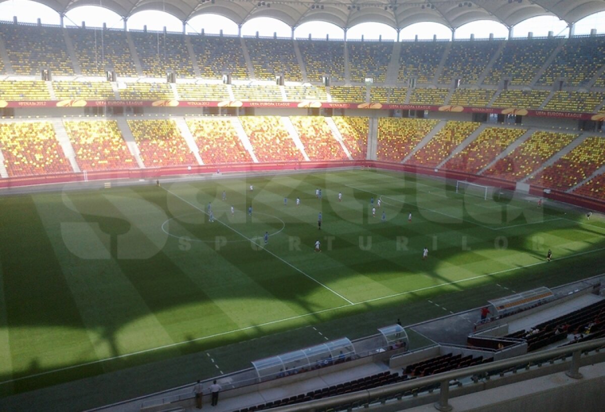 FOTO AMR 6 zile » Gazonul finalei Europa League a fost inaugurat azi