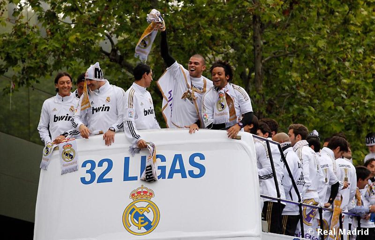 FOTO şi VIDEO » Real Madrid, regina Spaniei! Cum au sărbătorit alături de fani în Piaţa Cibeles