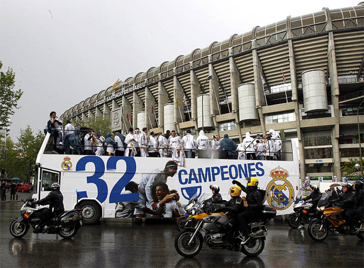 FOTO şi VIDEO » Real Madrid, regina Spaniei! Cum au sărbătorit alături de fani în Piaţa Cibeles