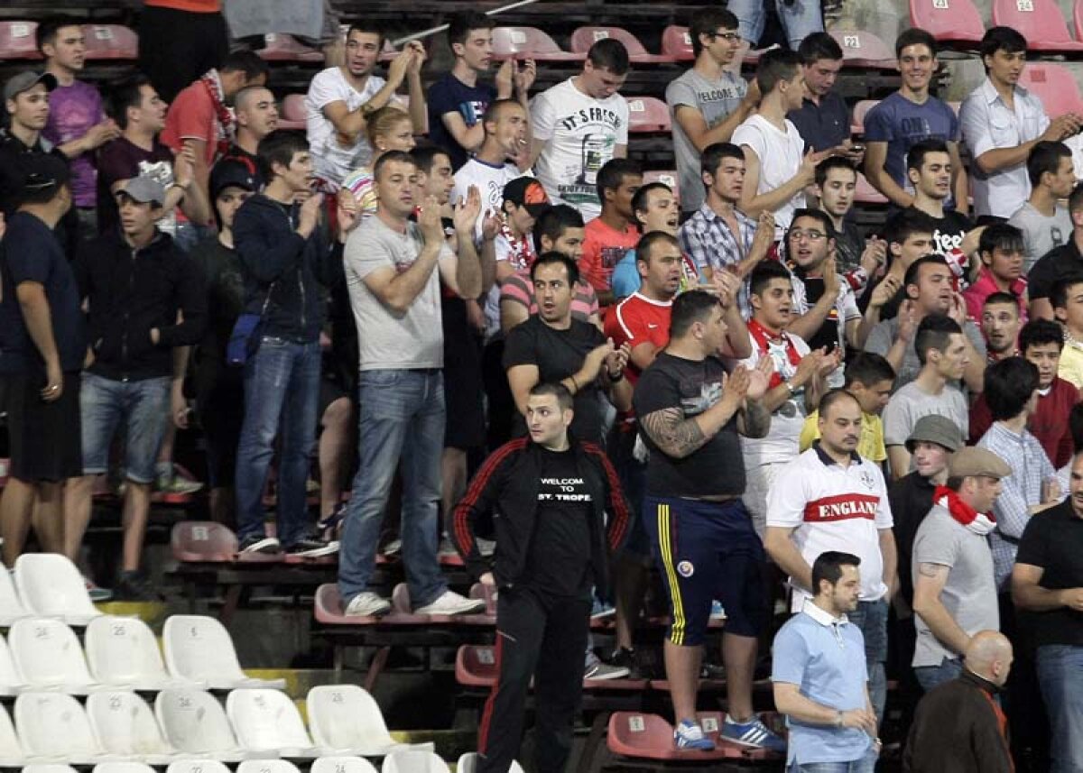 Divorţ în stil Dinamo » Suporterii dinamovişti nu au ţinut cont de apelul făcut de Borcea