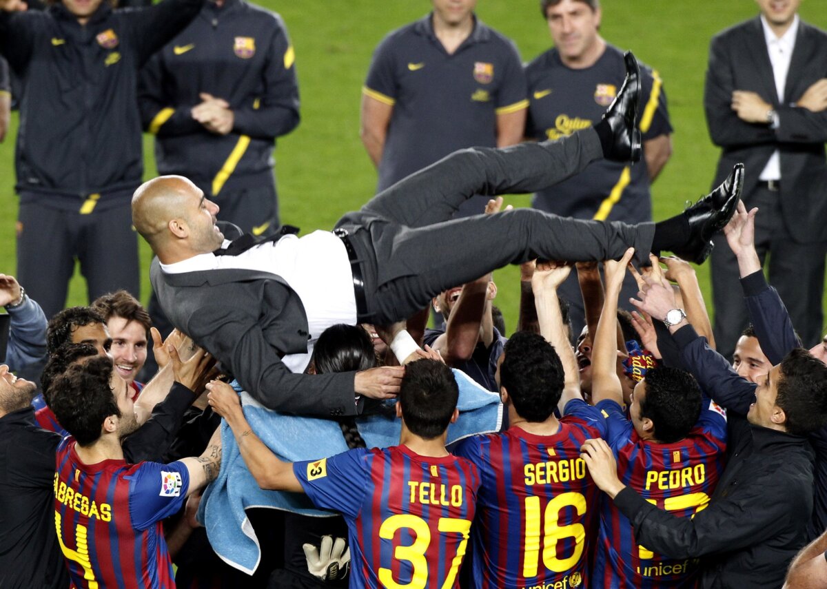 VIDEO şi FOTO ”Camp Nou” s-a despărţit de Guardiola: ”Te iubim, Pep!”