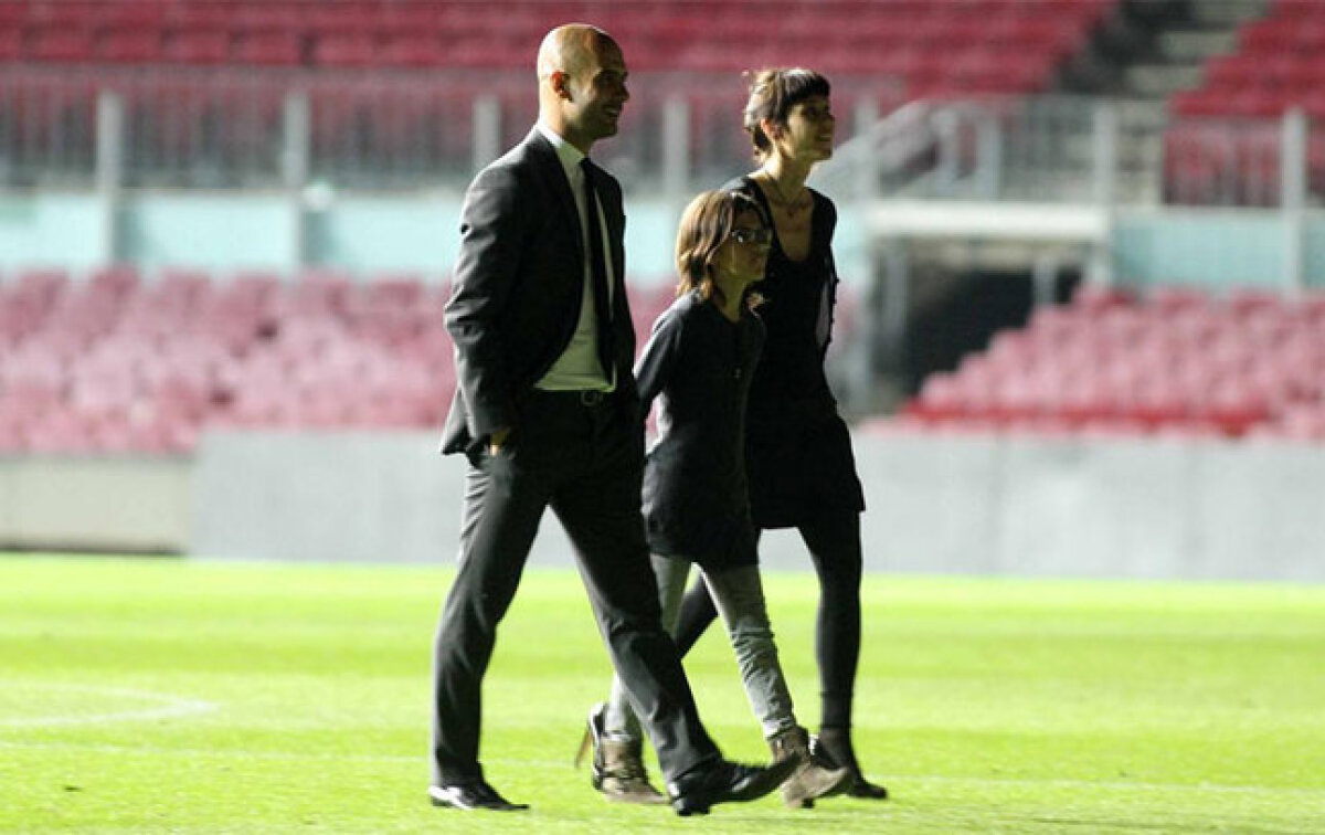 FOTO şi VIDEO » Momente impresionante pe Camp Nou. Omagiul adus unui antrenor incredibil: "Mulţumim că ne-ai ajutat să atingem cerul!"