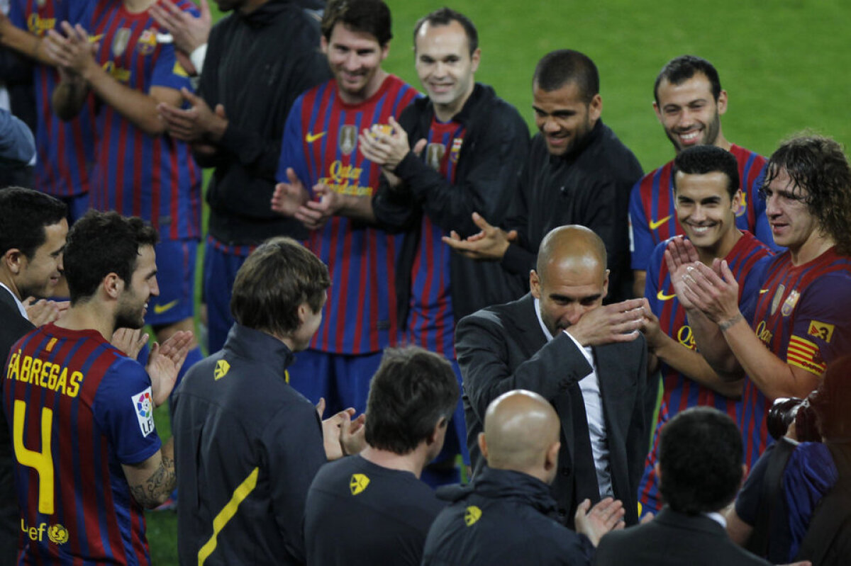 FOTO şi VIDEO » Momente impresionante pe Camp Nou. Omagiul adus unui antrenor incredibil: "Mulţumim că ne-ai ajutat să atingem cerul!"