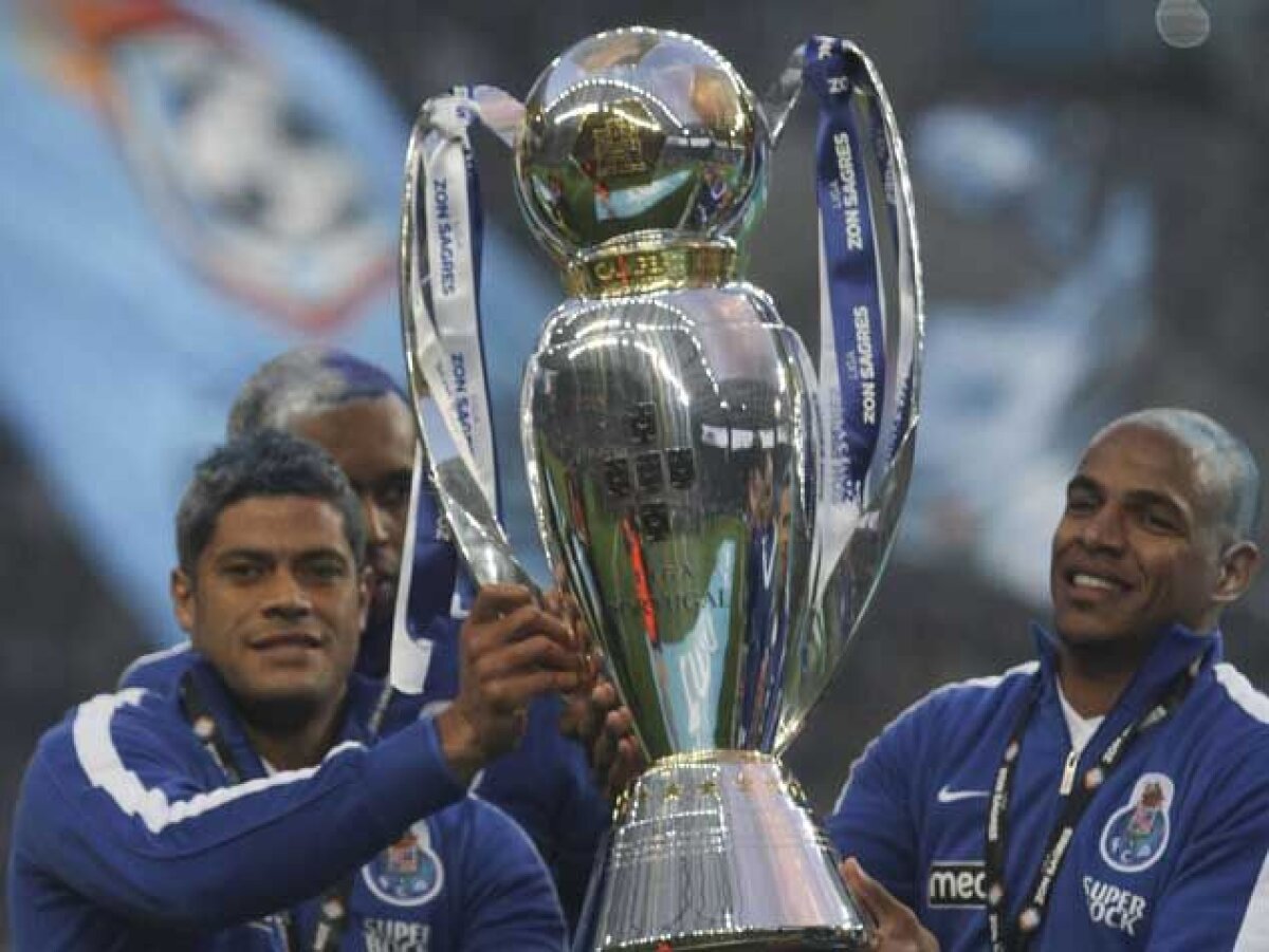 FOTO şi VIDEO » Săpunaru scrie istorie la Porto! Cum a sărbătorit aseară al zecelea trofeu pe Dragao