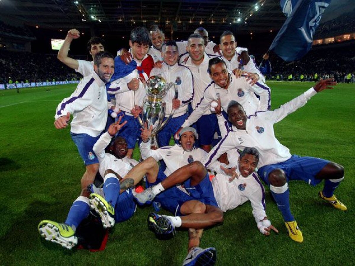 FOTO şi VIDEO » Săpunaru scrie istorie la Porto! Cum a sărbătorit aseară al zecelea trofeu pe Dragao