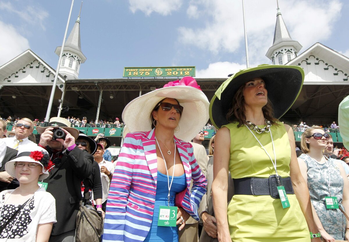 GALERIE FOTO Kentucky Derby » Cea mai tare cursă de hipism, cele mai ciudate pălării :D
