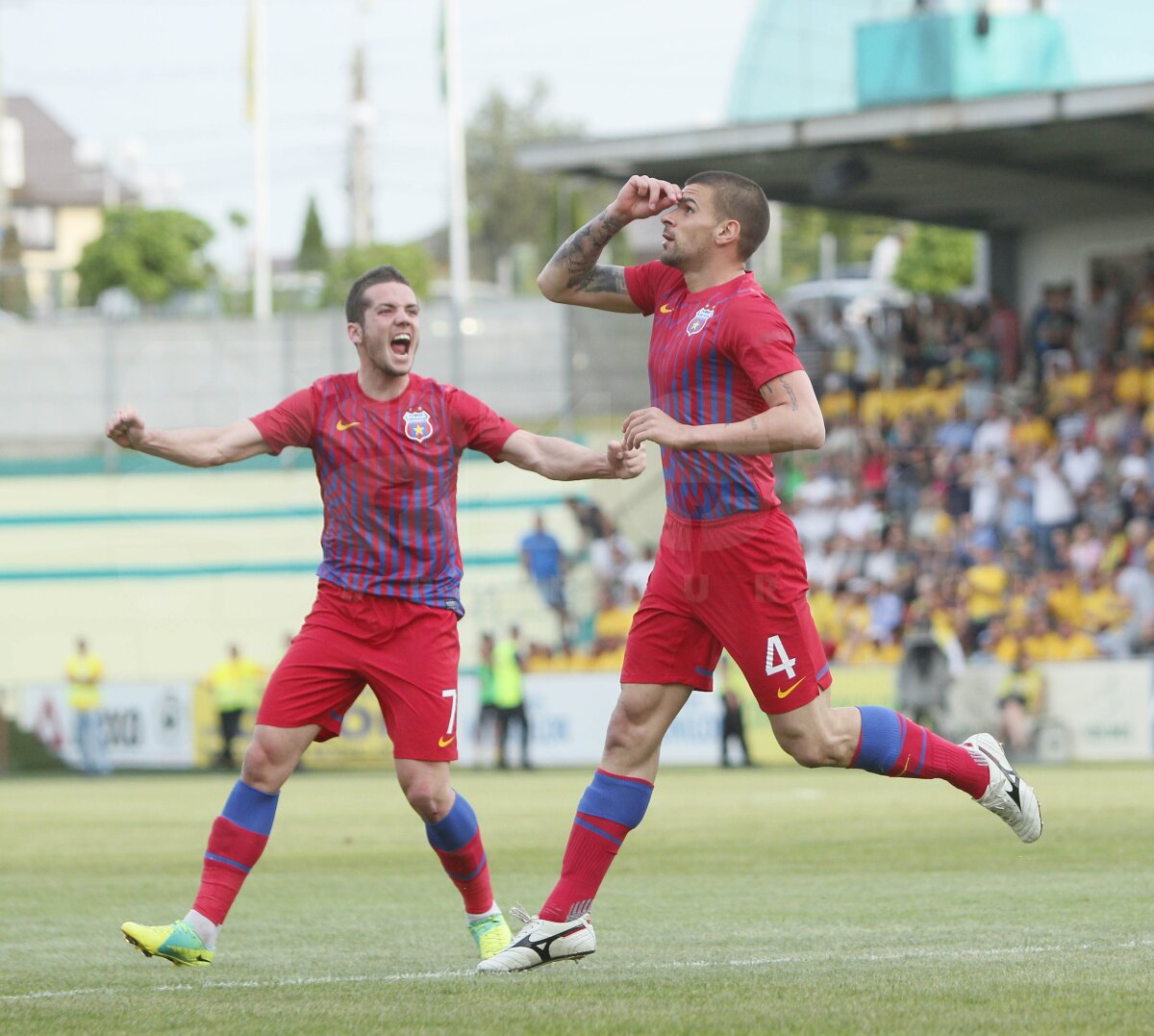 VIDEO Steaua rămîne în lupta pentru titlu! Concordia - Steaua 0-2 (Iliev '8, Martinovici 72')