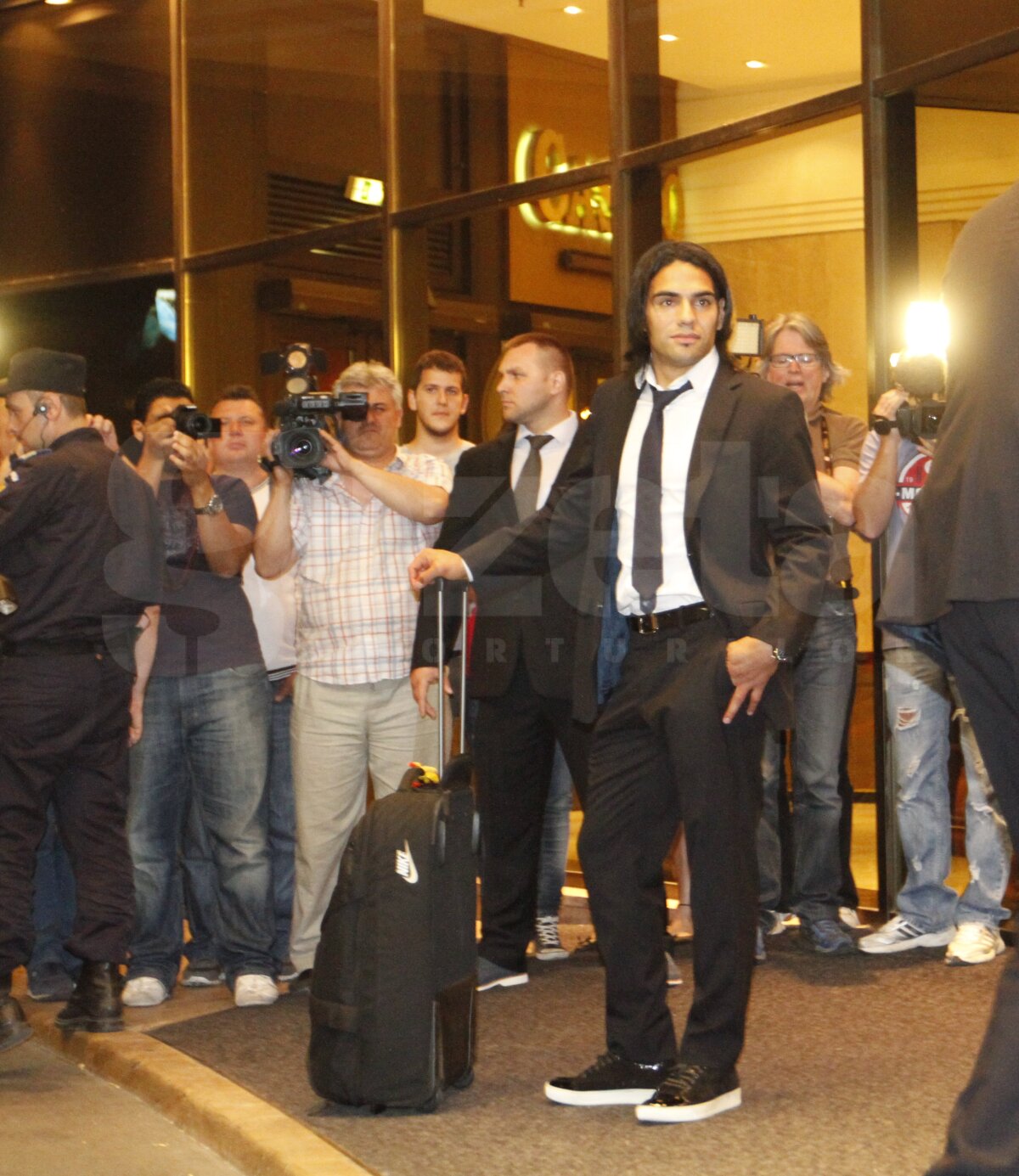 FOTO Imagini de la sosirea finalistelor Europa League în Capitală!