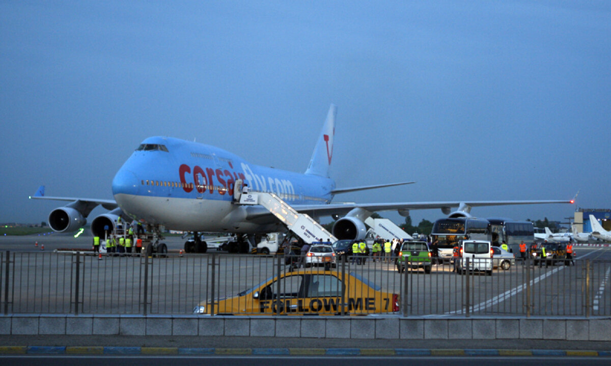 FOTO Sînt pe pămînt latin! Să-nceapă fiesta! » Jucătorii lui Bilbao şi Atletico au ajuns la Bucureşti