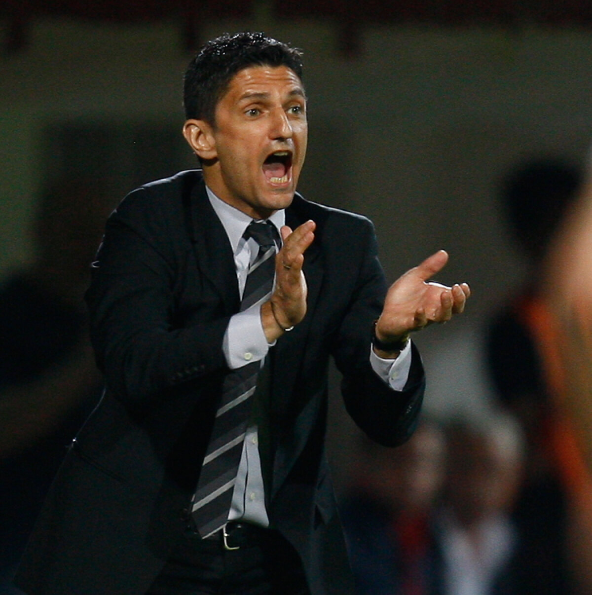 Ce arbitru îi zice "şefu" lui Paszkany » Lucescu jr.: "Am rămas mut de uimire cînd l-am auzit" :O