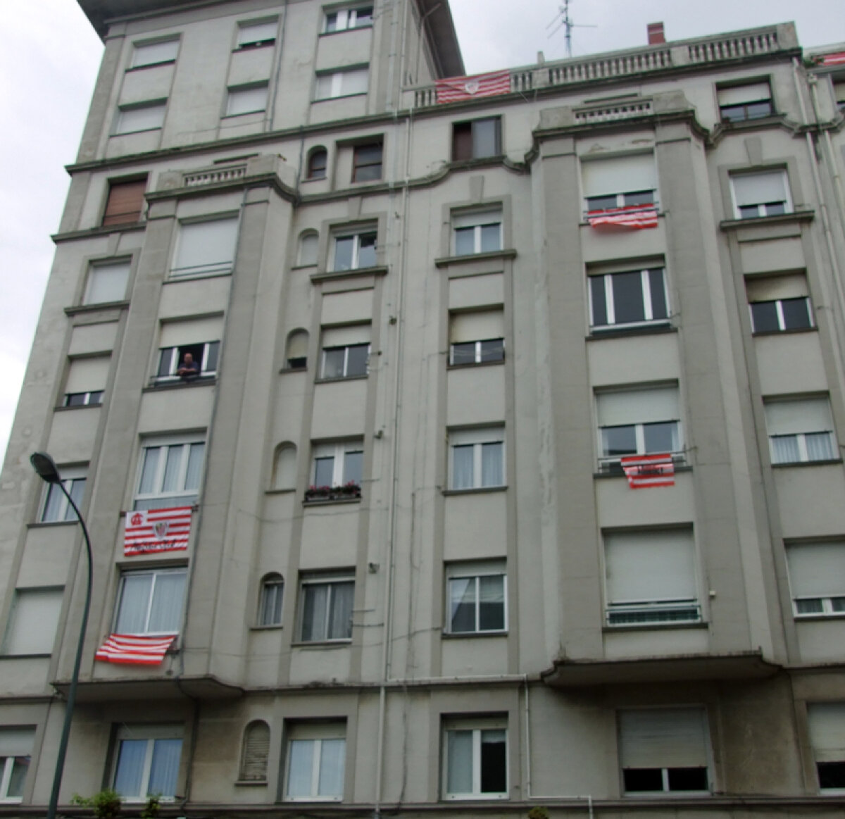 Corespondenţă din Bilbao, de la Luminiţa Paul » Oraşul cu steaguri la ferestre
