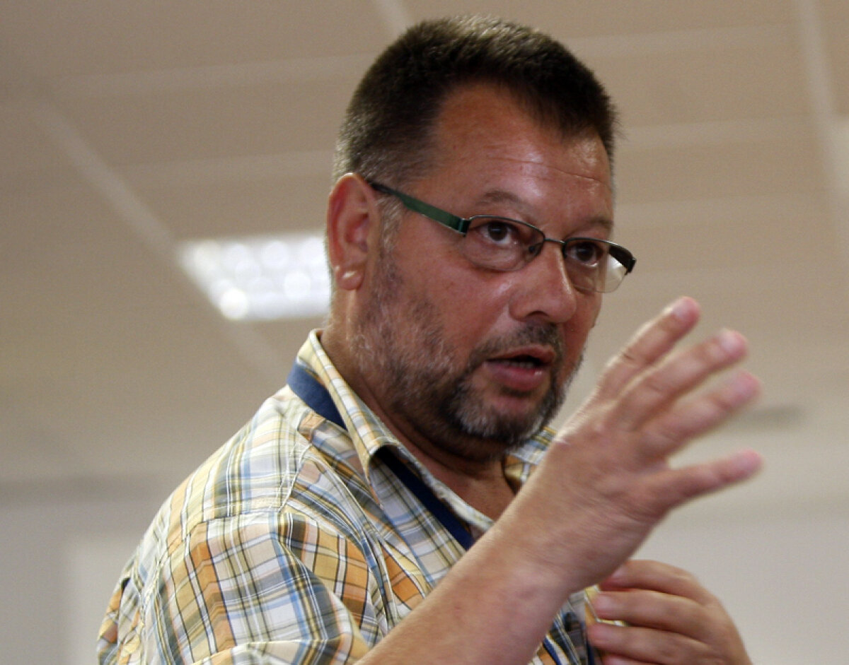 Super-reportaj: Cristian Geambaşu a fost în turnul de control al aeroportului Otopeni! » Controlorii de trafic nu vor prelungiri :D