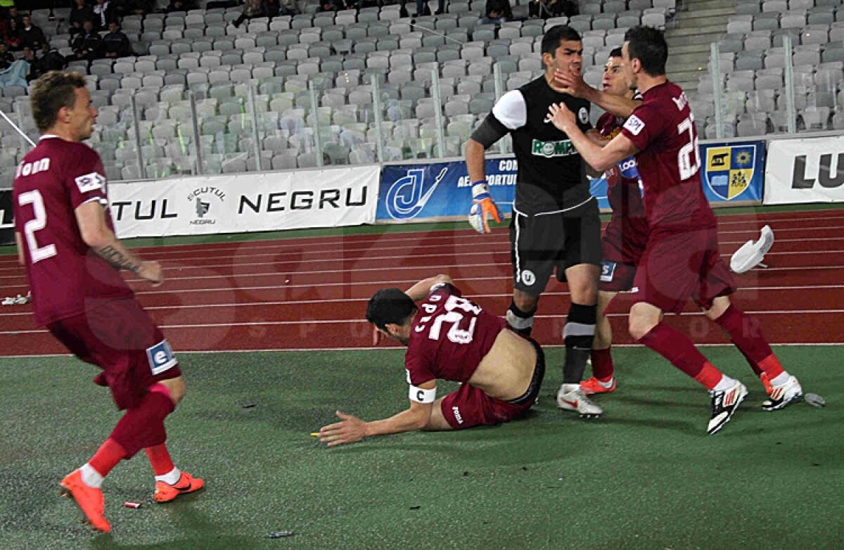 VIDEO & FOTO Derby suspendat la 0-1 în minutul 27 din cauza unei încăierări generale iscată de Bornescu » Ambele echipe cred că vor cîştiga la masa verde