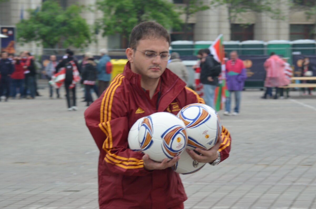 Peste 500 de fani ai formaţiei Athletic Bilbao s-au strîns în Piaţa Constituţiei