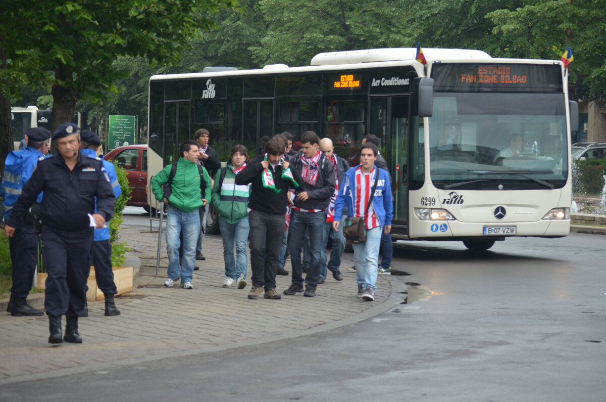 Peste 500 de fani ai formaţiei Athletic Bilbao s-au strîns în Piaţa Constituţiei