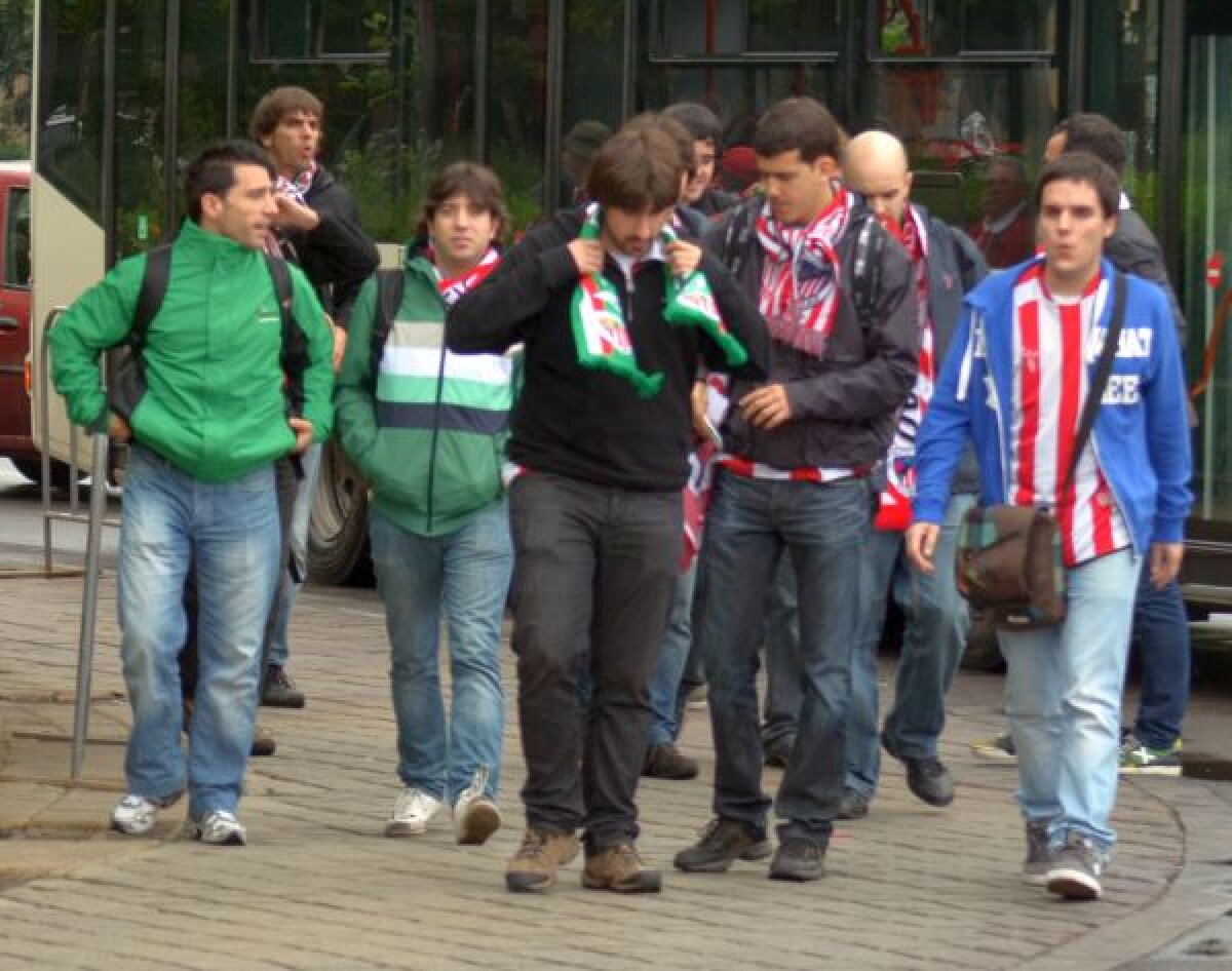 UPDATE Suporterii au umplut National Arena! Iată echipele de start. Pe cine mizezi în finala EL?