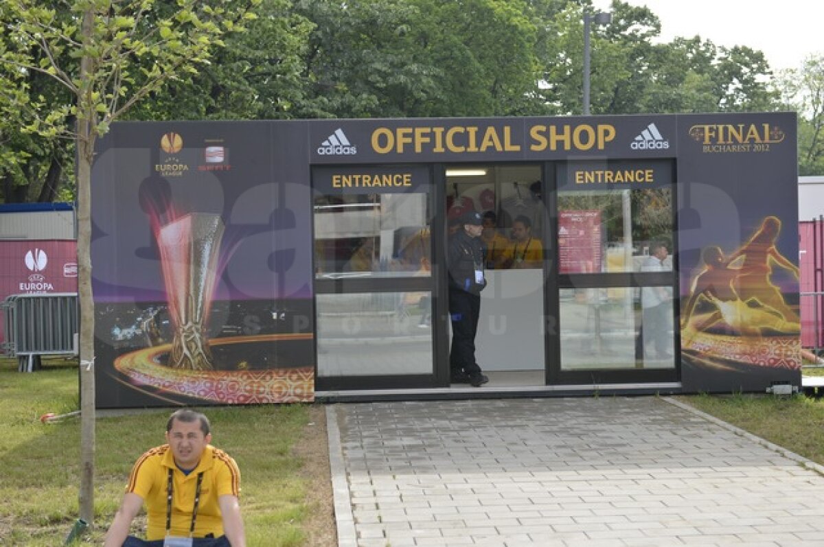 UPDATE Suporterii au umplut National Arena! Iată echipele de start. Pe cine mizezi în finala EL?