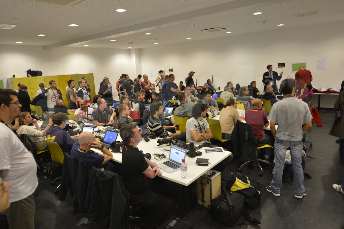 FOTO Noaptea finalei, oră cu oră » 108 copii vor realiza o coregrafie specială, înaintea fluierului de start. Belo aduce trofeul