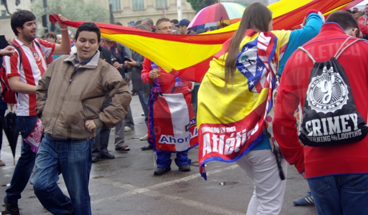 GALERIE FOTO Spanioli fericiţi la Bucureşti! » Fanii lui Atletico şi Bilbao au făcut atmosferă în centrul capitalei