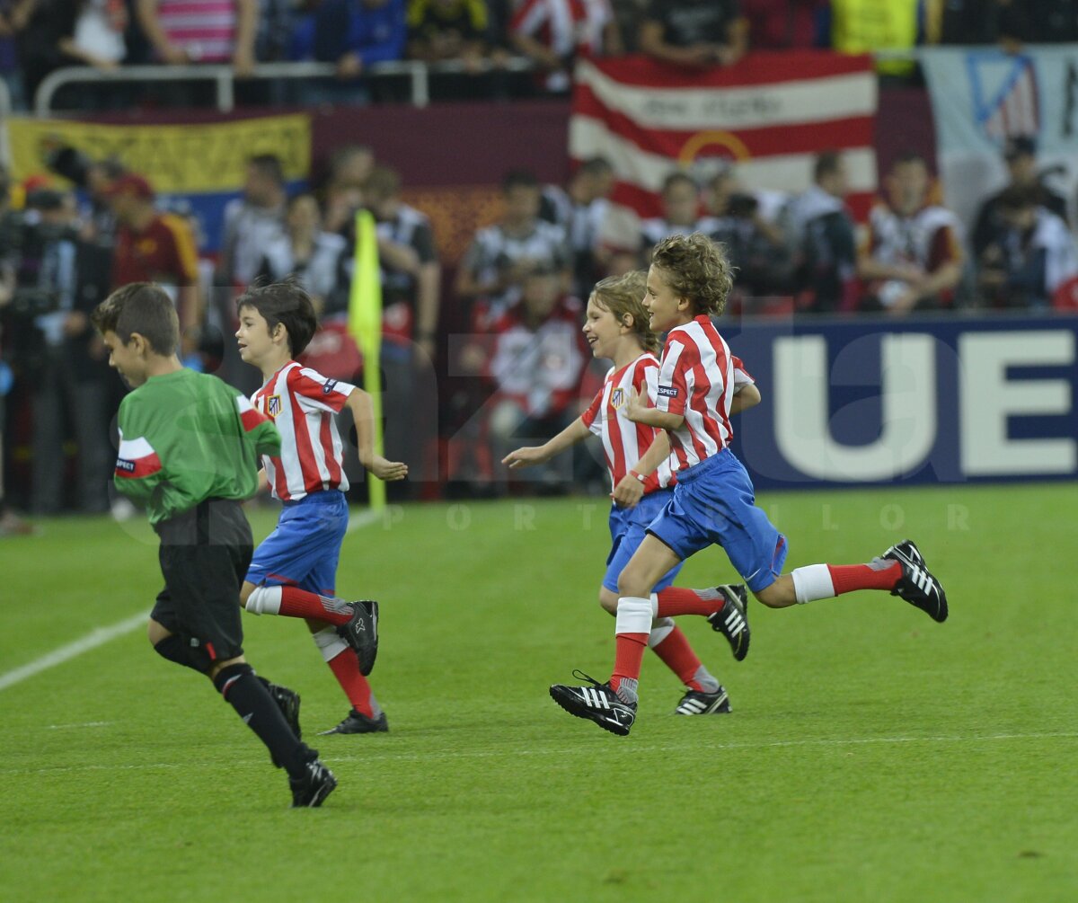VIDEO & FOTO Atletico Madrid ridică trofeul Europa League la Bucureşti după 3-0 cu Bilbao!