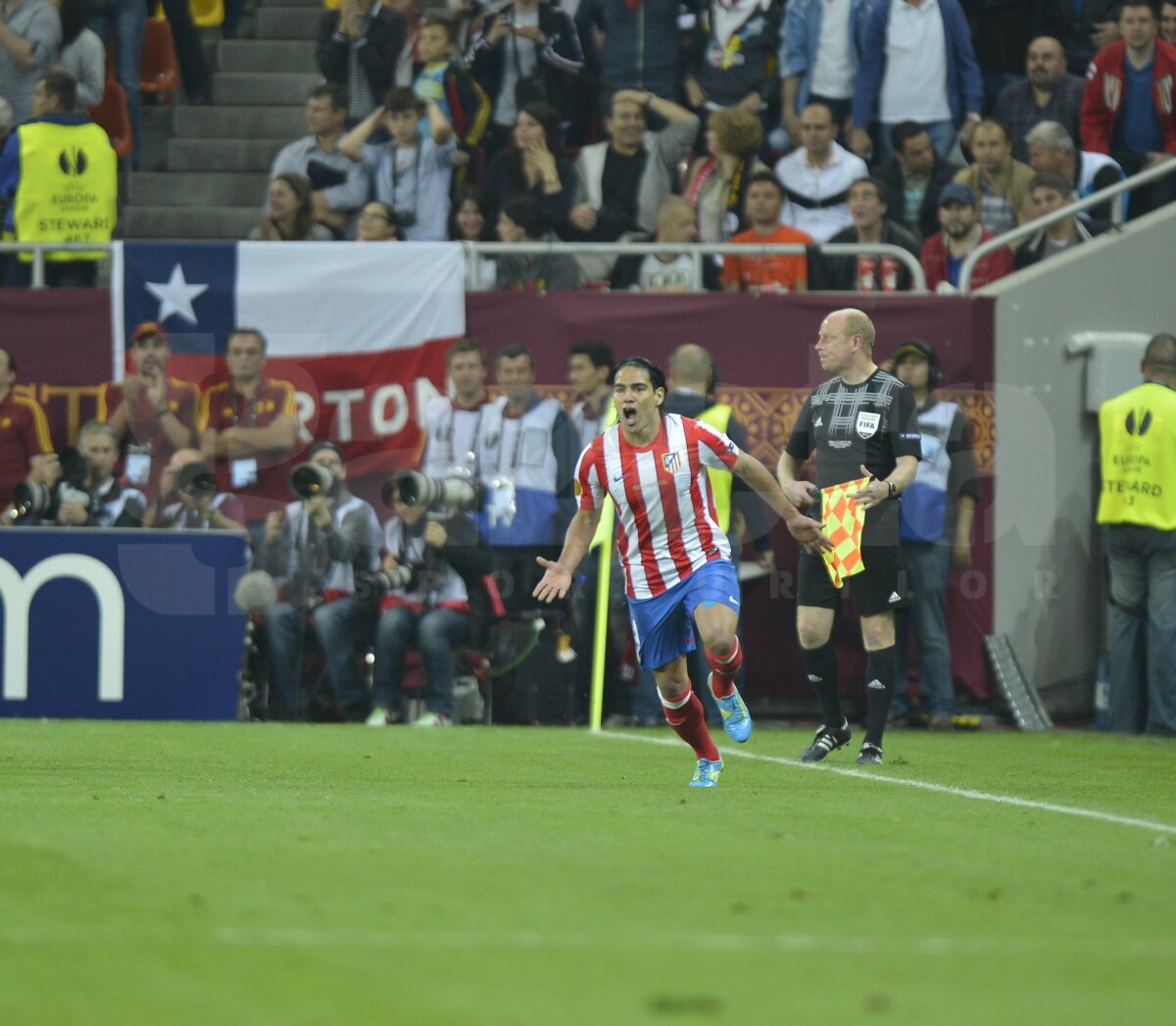 VIDEO & FOTO Atletico Madrid ridică trofeul Europa League la Bucureşti după 3-0 cu Bilbao!