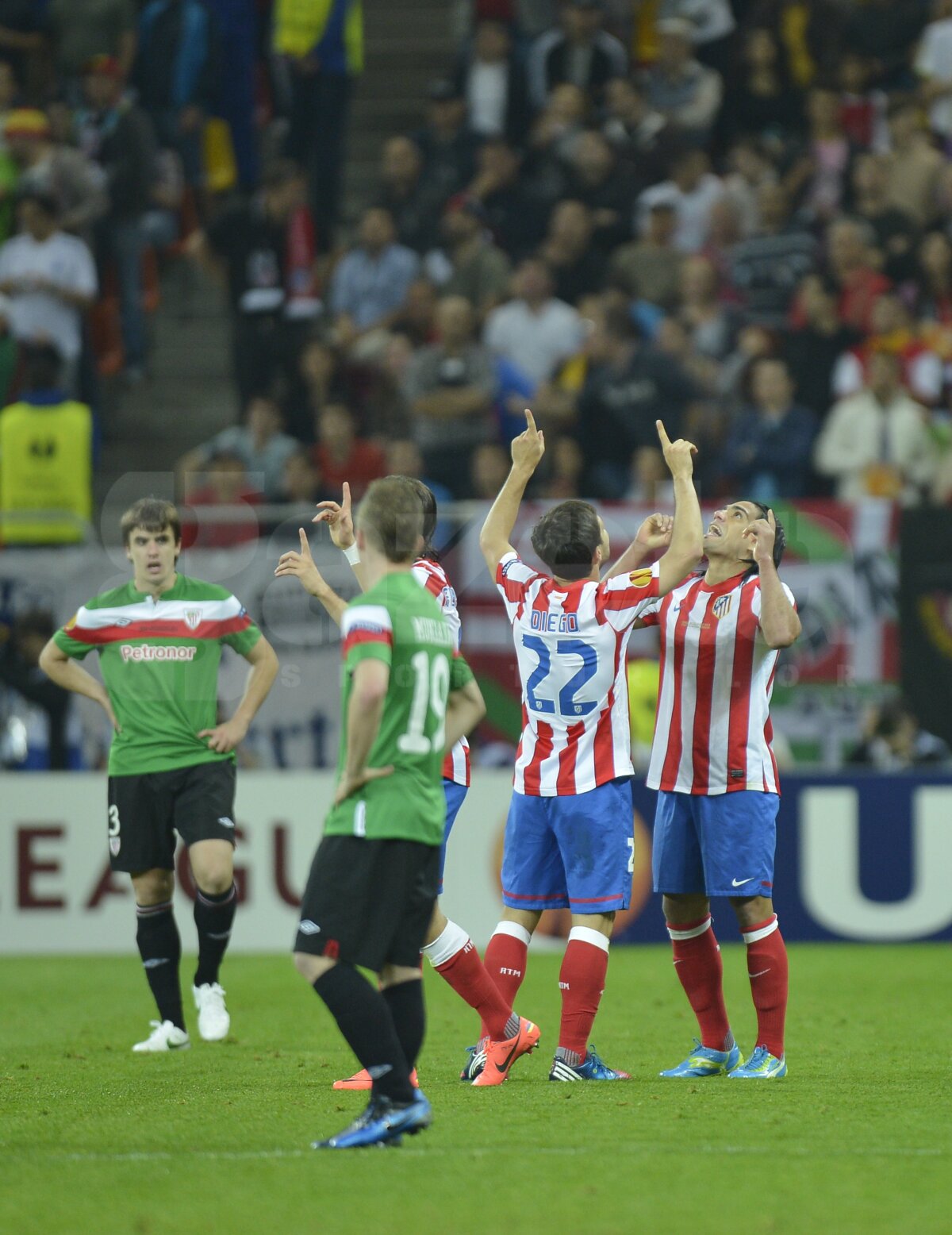VIDEO & FOTO Atletico Madrid ridică trofeul Europa League la Bucureşti după 3-0 cu Bilbao!