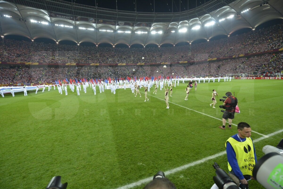 FOTO Peste 100 de persoane au oferit un spectacol impresionant înaintea finalei