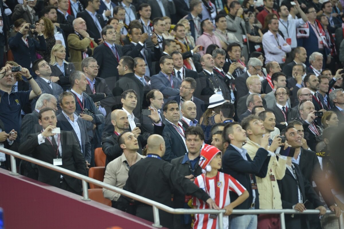 FOTO Lojele au fost pline de personalităţi la finala de pe National Arena ;)