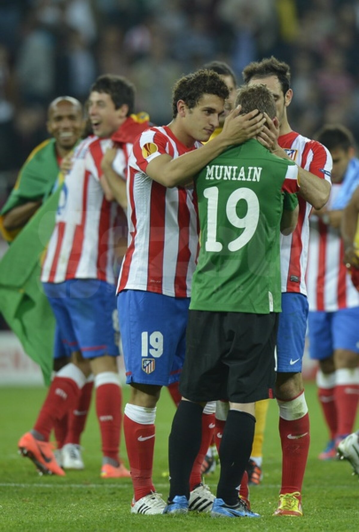 FOTO Fericire şi durere » Momente emoţionante la final: bascii în lacrimi, madrilenii în extaz