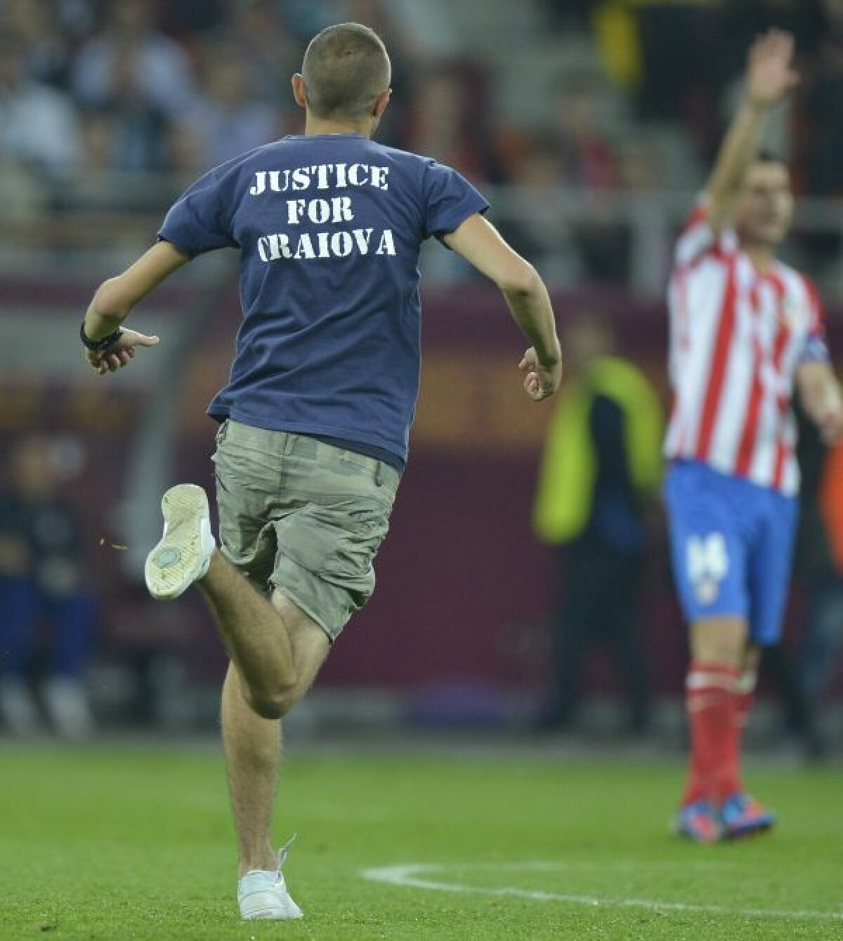 Finală întreruptă de protestatarii Craiovei » 30 de secunde neaşteptate pe Naţional Arena
