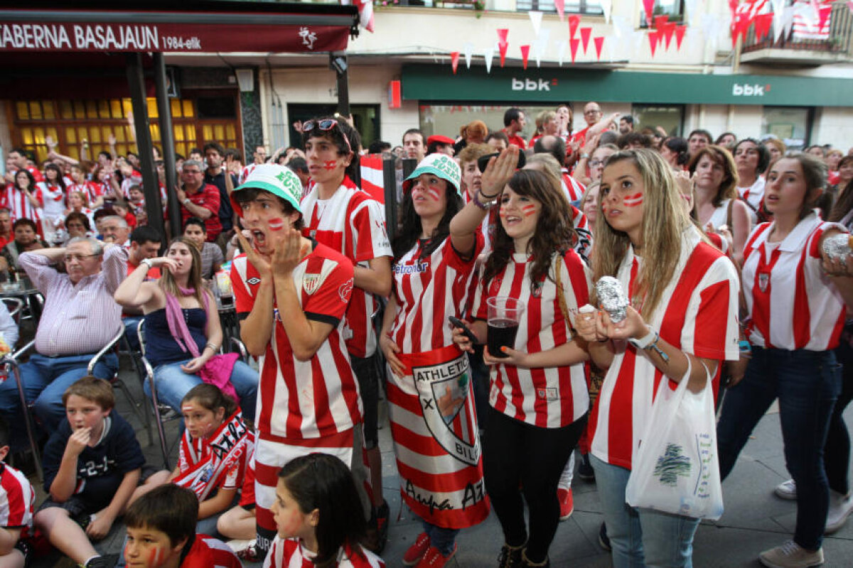 FOTO Euforie, tristeţe, lacrimi» Mii de fani ai lui Bilbao au suferit acasă pentru favoriţii lor