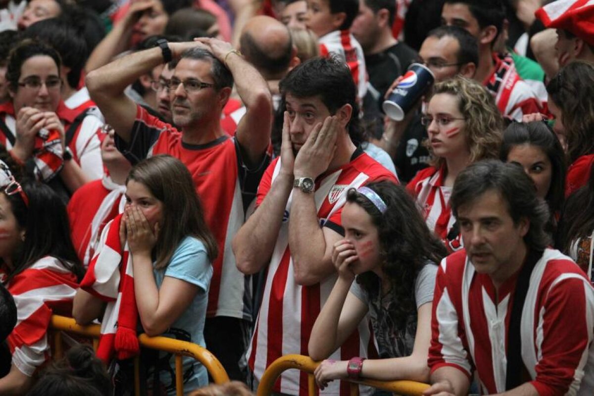 FOTO Euforie, tristeţe, lacrimi» Mii de fani ai lui Bilbao au suferit acasă pentru favoriţii lor