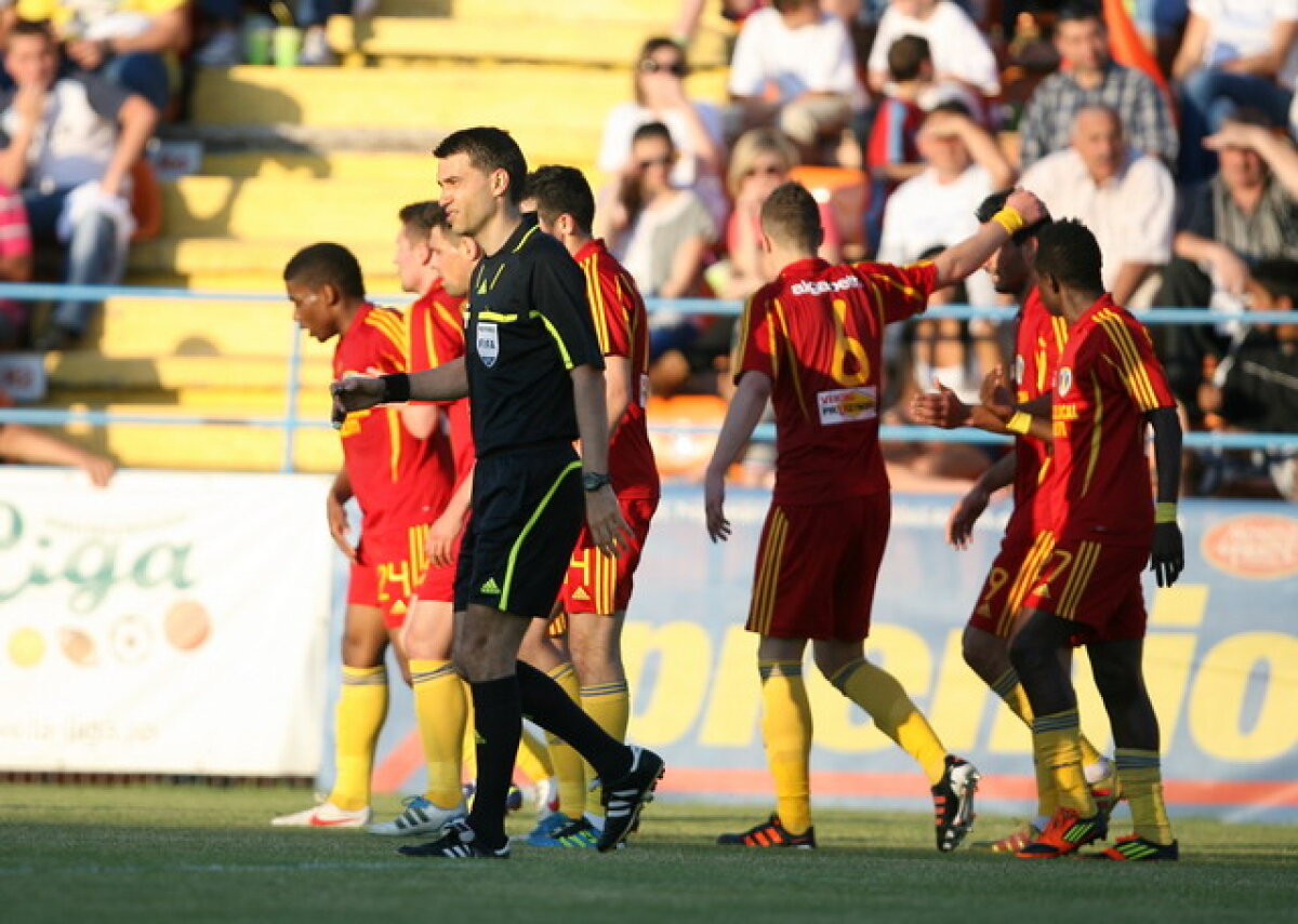 VIDEO&FOTO Ploieştenii, aproape salvaţi » Tg. Mureş - Petrolul 1-2 şi echipa lui Sabău e cu un picior în liga secundă