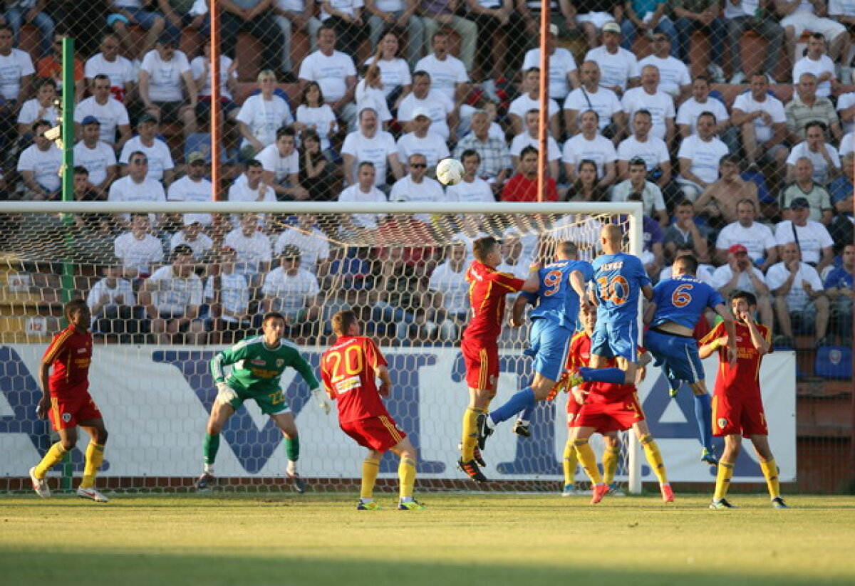VIDEO&FOTO Ploieştenii, aproape salvaţi » Tg. Mureş - Petrolul 1-2 şi echipa lui Sabău e cu un picior în liga secundă
