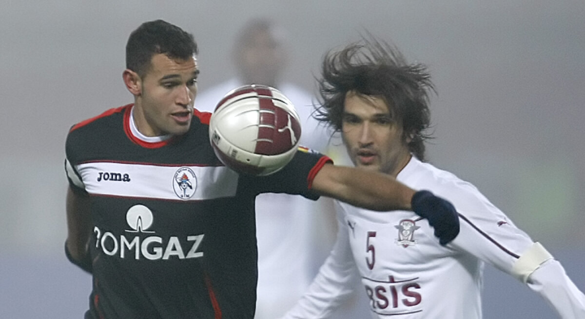 FOTO&VIDEO Coşmar la indigo » Rapidul a terminat la egalitate cu Mediaş(2-2) şi şi-a luat adio de la titlu