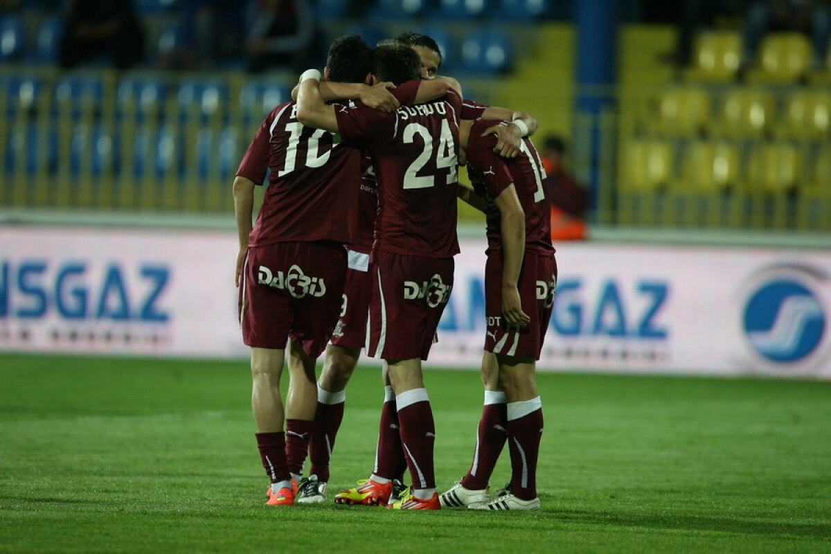FOTO&VIDEO Coşmar la indigo » Rapidul a terminat la egalitate cu Mediaş(2-2) şi şi-a luat adio de la titlu