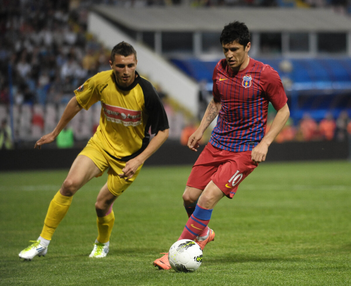 Martinovici menţine Steaua în cursa pentru titlu. Roş-albaştrii s-au apropiat la două puncte de liderul CFR după 1-0 cu Ceahlăul