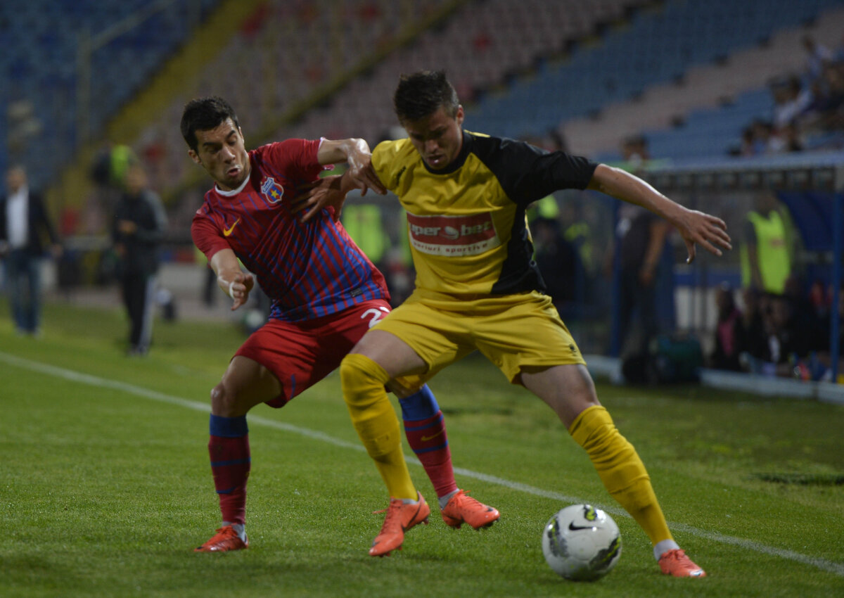 Martinovici menţine Steaua în cursa pentru titlu. Roş-albaştrii s-au apropiat la două puncte de liderul CFR după 1-0 cu Ceahlăul